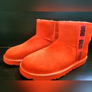 UGG mini classic